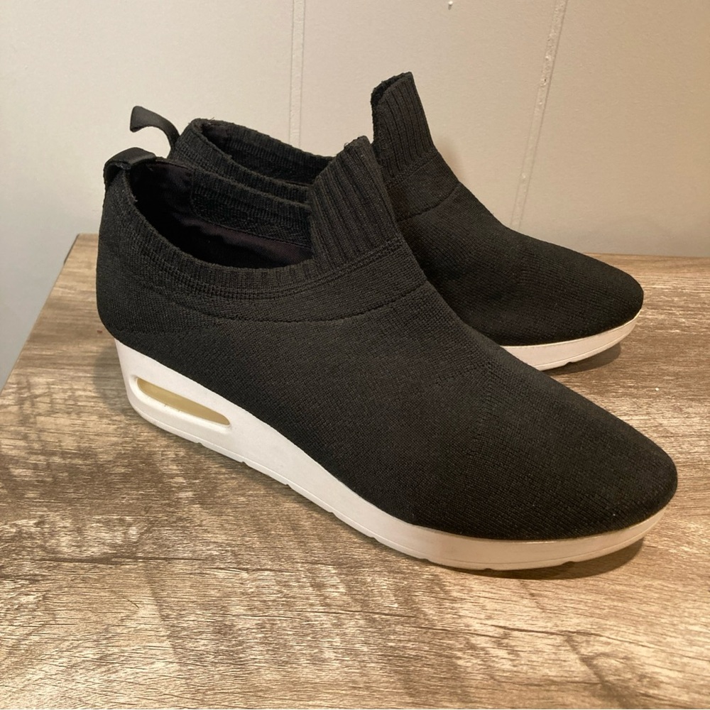 DKNY Womens Angie Slip On Sneakers Size 9M Black Knit Wedge Stretchy